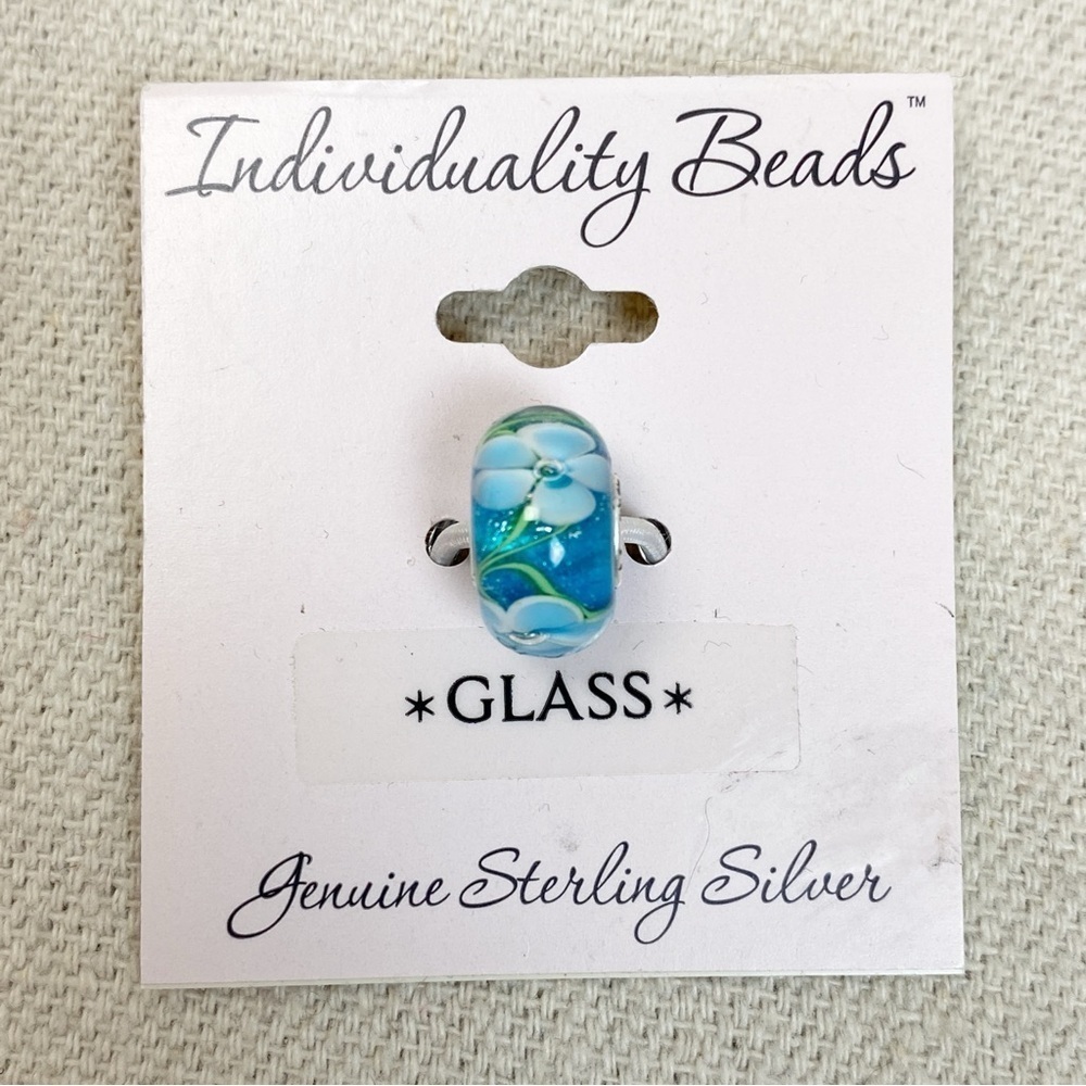 Glass individuality bead NEW Blue Flower